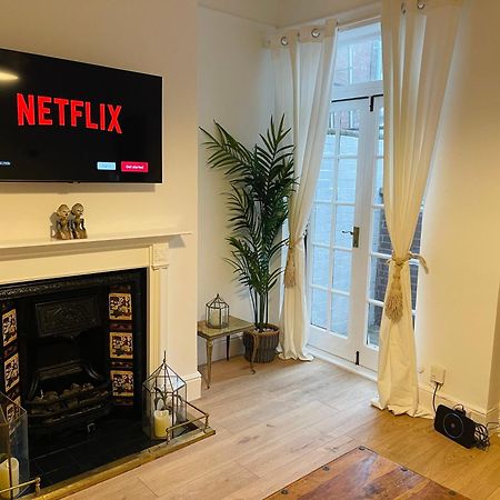Newly Refurbished City Centre House With Parking Exeter Exterior foto