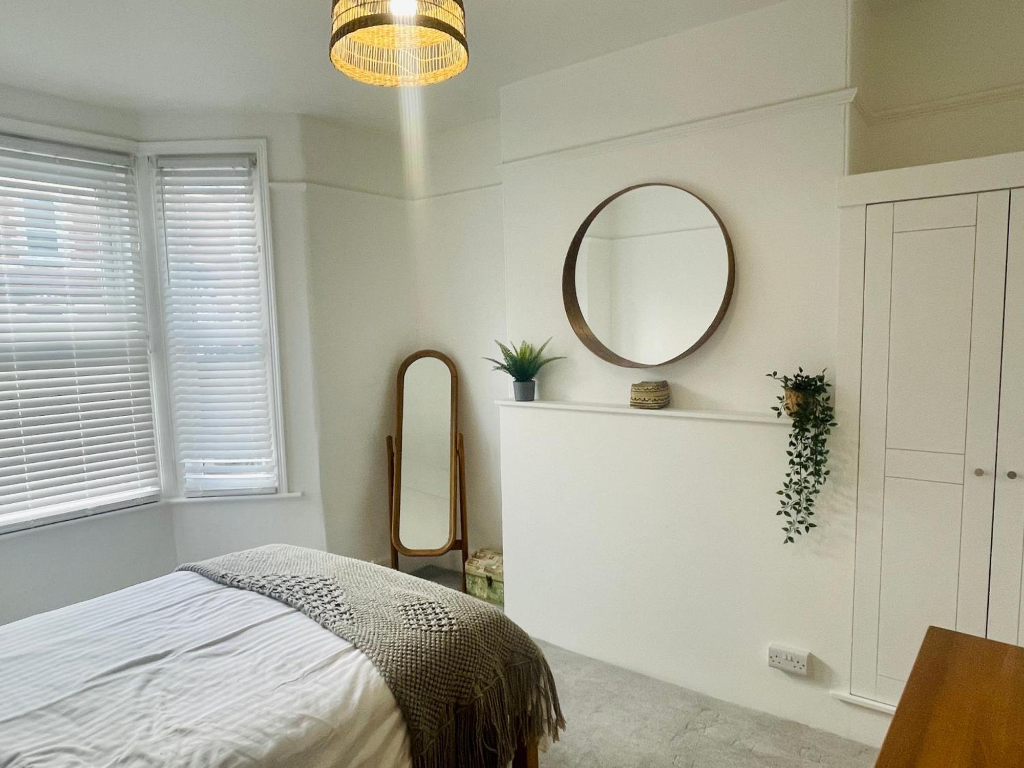 Newly Refurbished City Centre House With Parking Exeter Exterior foto