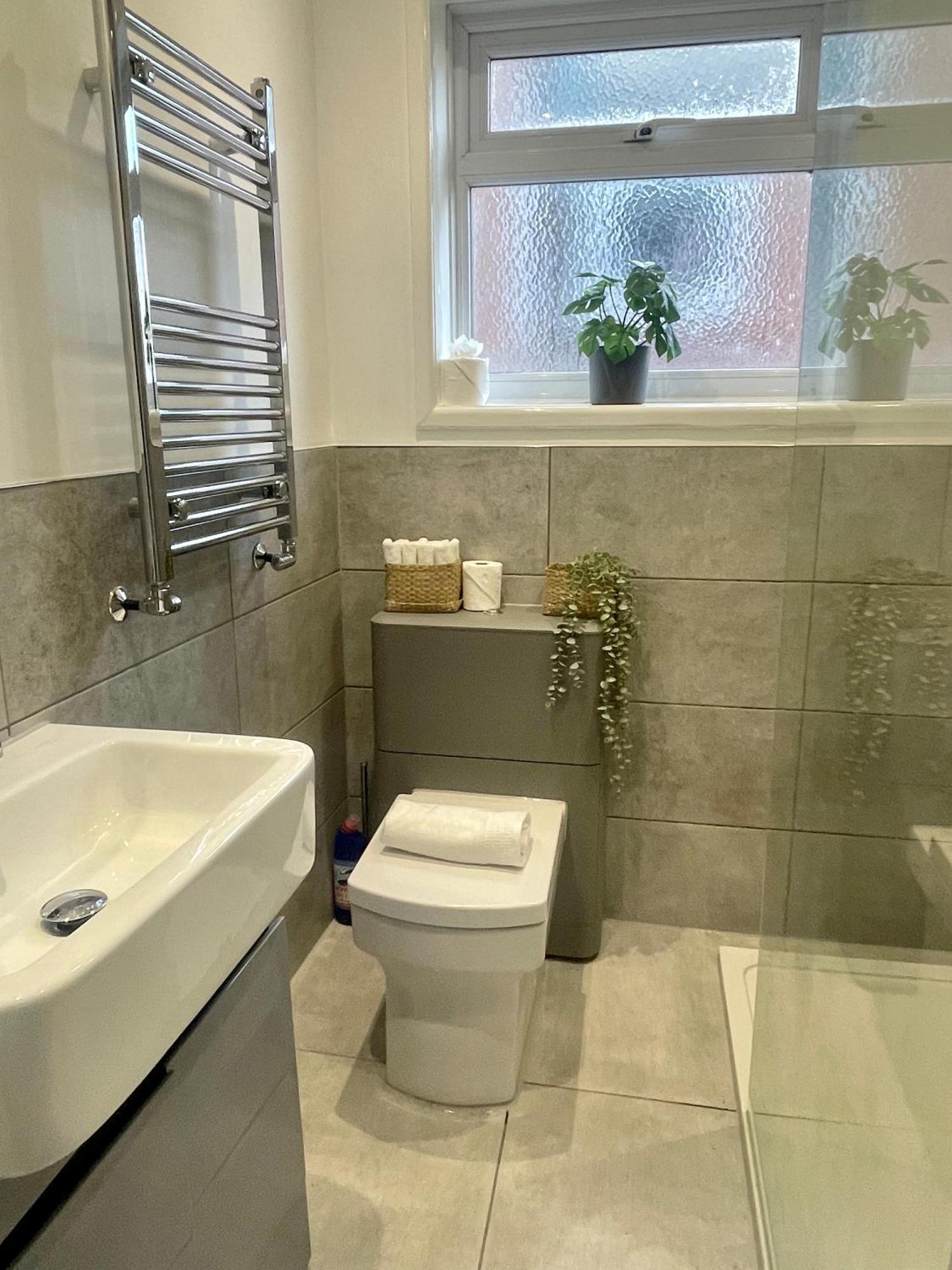 Newly Refurbished City Centre House With Parking Exeter Exterior foto